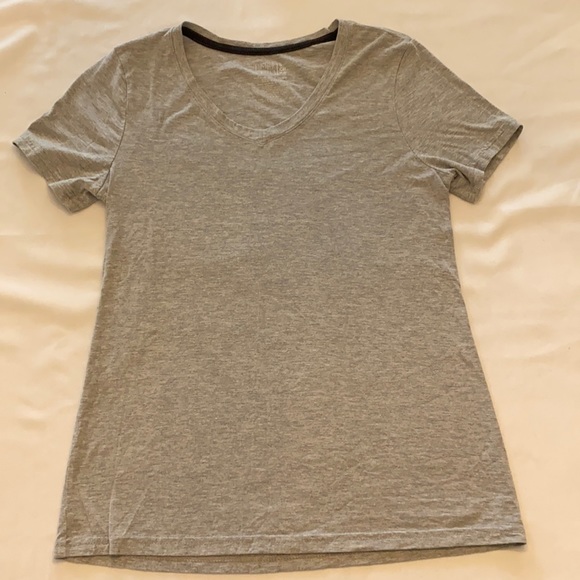 TIME AND TRU Gray T-Shirt Size Small - Picture 1 of 3